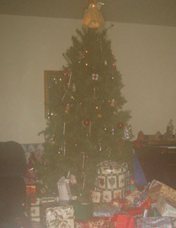 An exploding fake Christmas tree ($79.99 at Archie McPhee) is always a great way to spice up boring family get-togethers. An exploding fake Christmas tree ($79.99 at Archie McPhee) is always a great way to spice up boring family get-togethers.